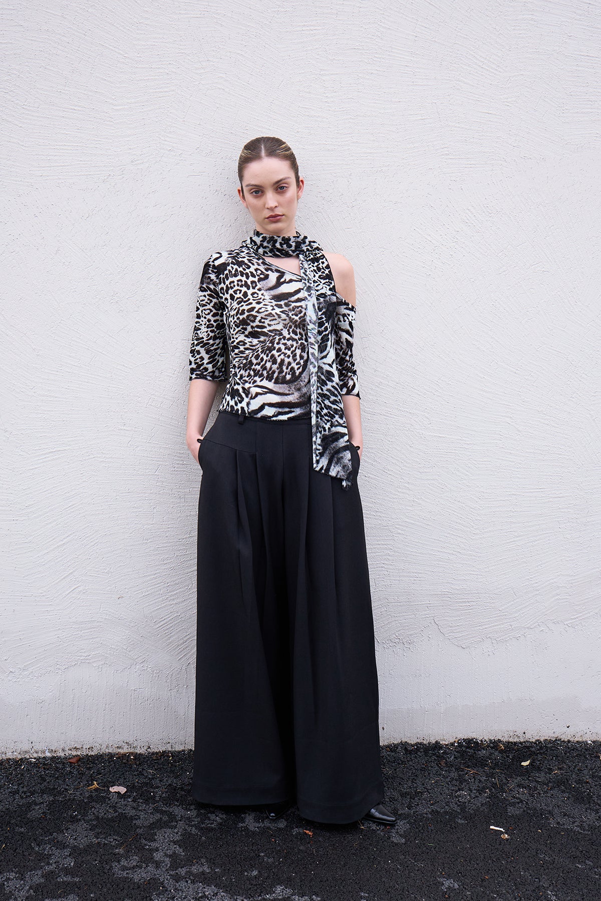 Dandy Black Pleated Wide-Leg Tailored Trousers