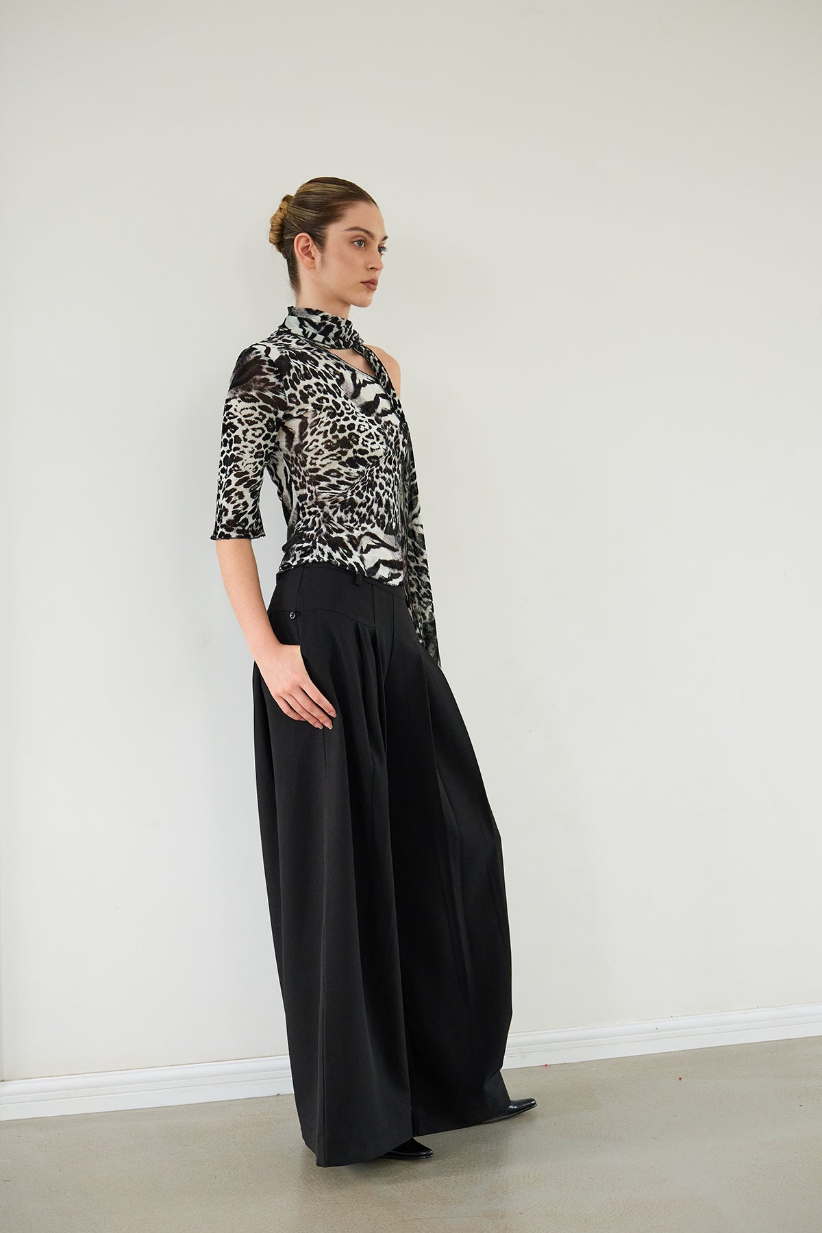 Dandy Black Pleated Wide-Leg Tailored Trousers
