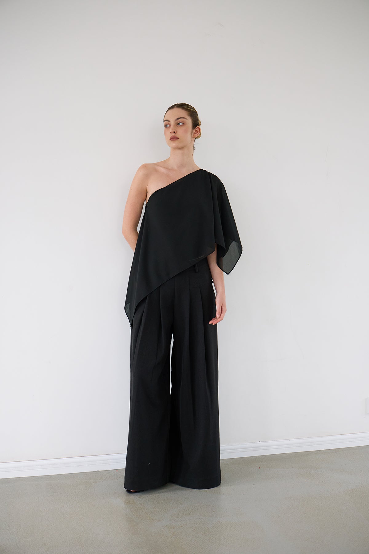 Dandy Black Pleated Wide-Leg Tailored Trousers