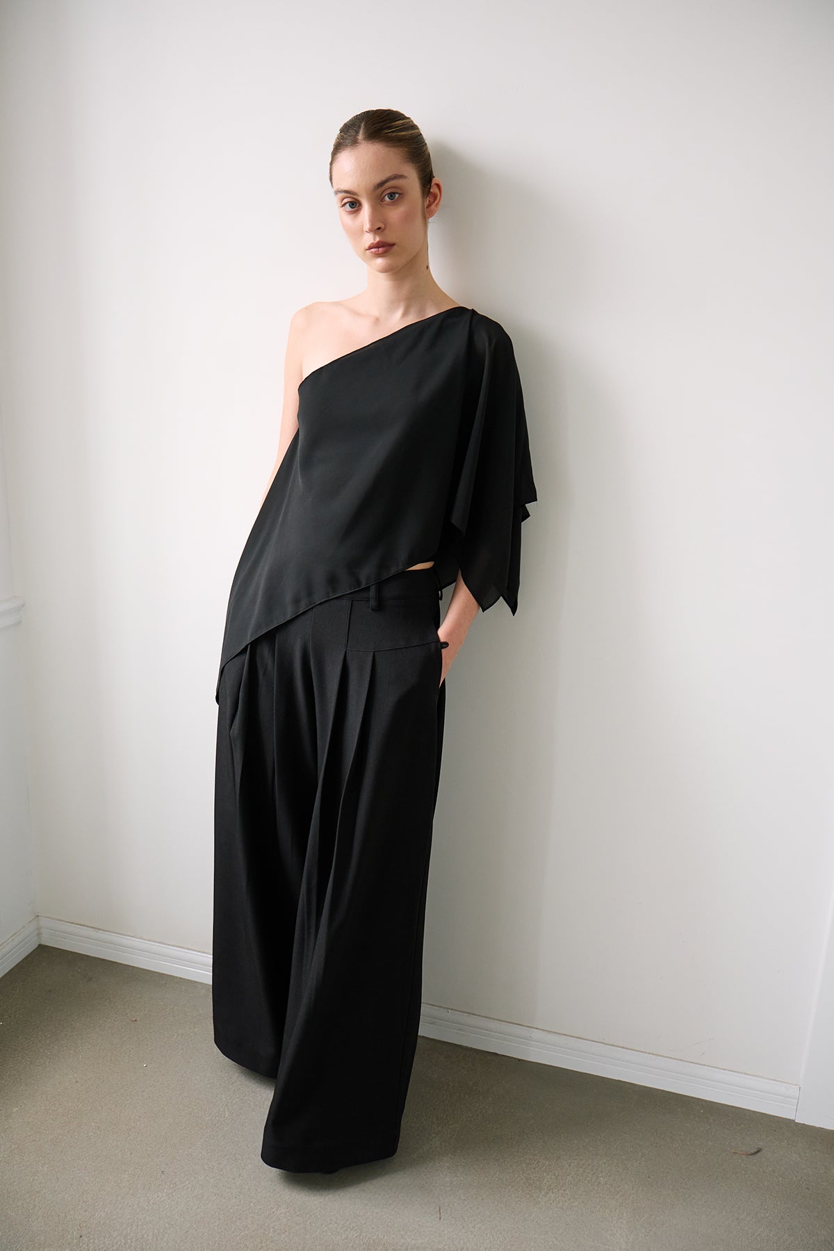 Dandy Black Pleated Wide-Leg Tailored Trousers