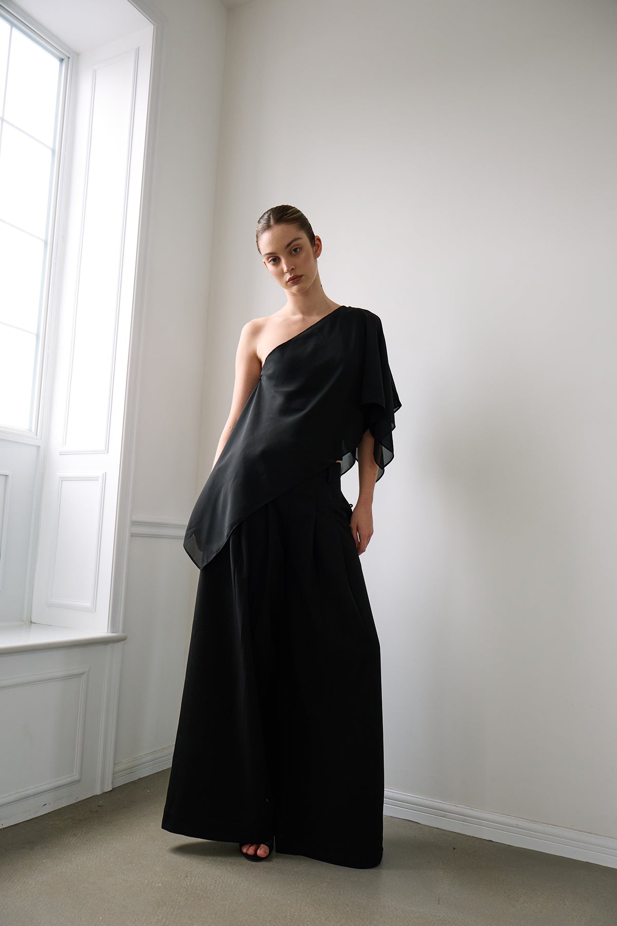 Dandy Black Pleated Wide-Leg Tailored Trousers