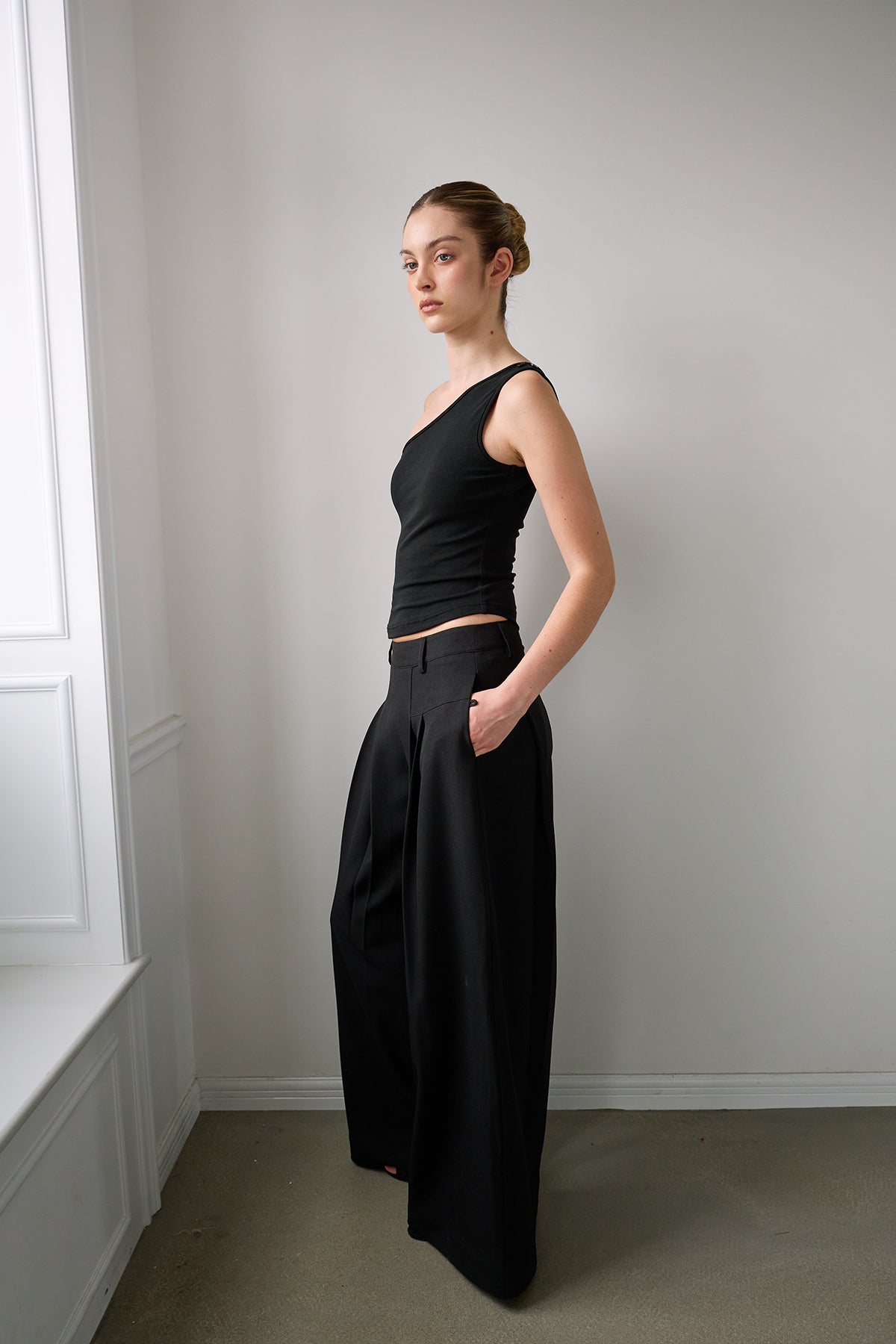 Dandy Black Pleated Wide-Leg Tailored Trousers
