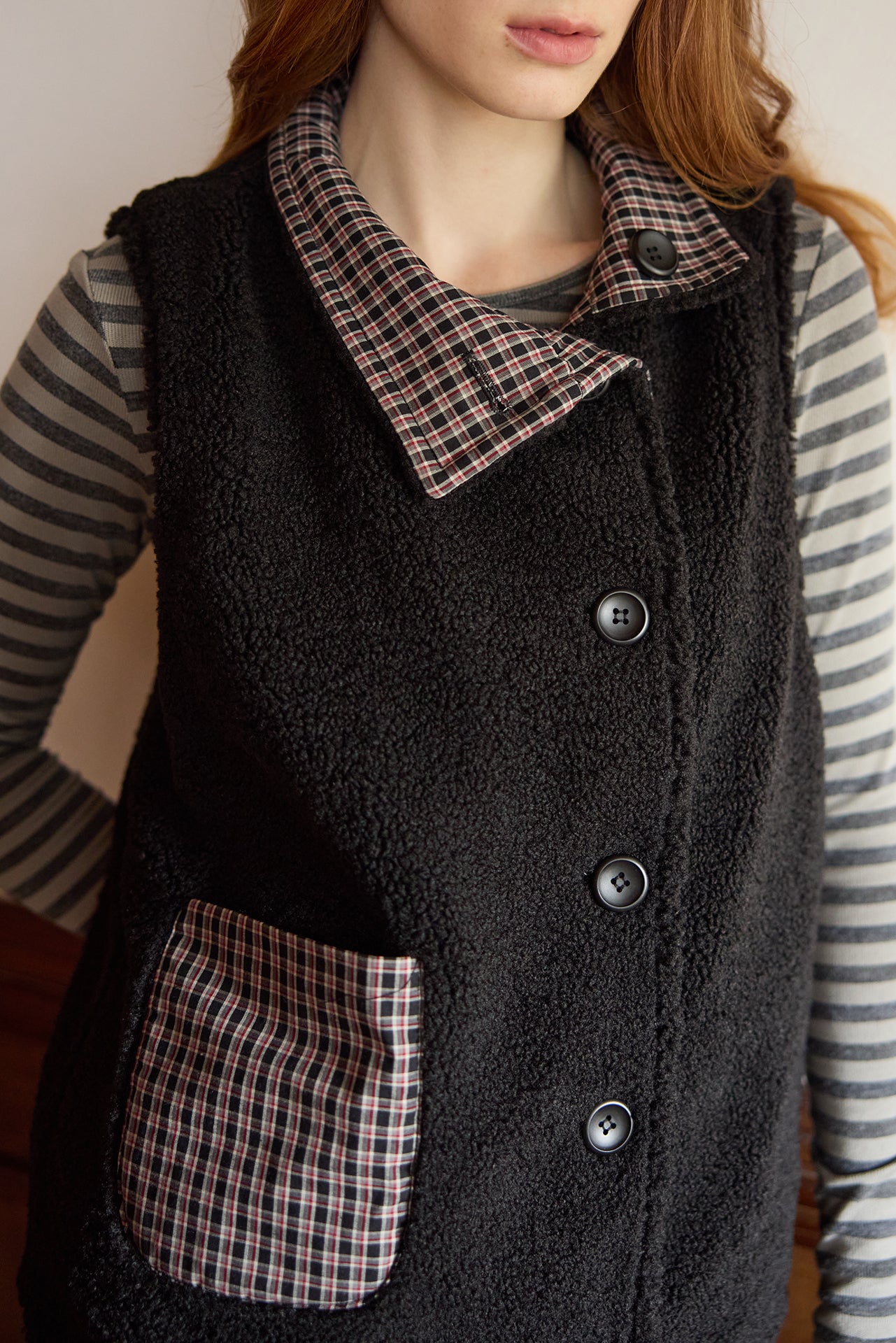 Black Plaid Reversible Diagonal-Front Plush Vest